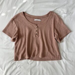 Earthy Abercrombie & Fitch Cropped Waffle Knit Henley Tee